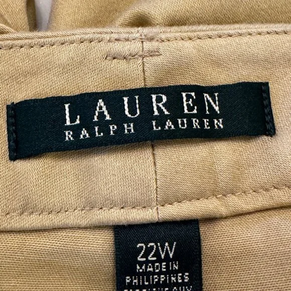 Like new LAUREN Ralph Lauren Tan Flat Front Chino Shorts Size 22W - Picture 3 of 8